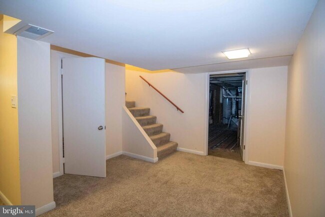 Building Photo - 2205 Parker Ave