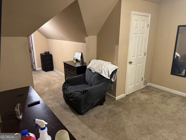 Building Photo - 421 Creekside Dr