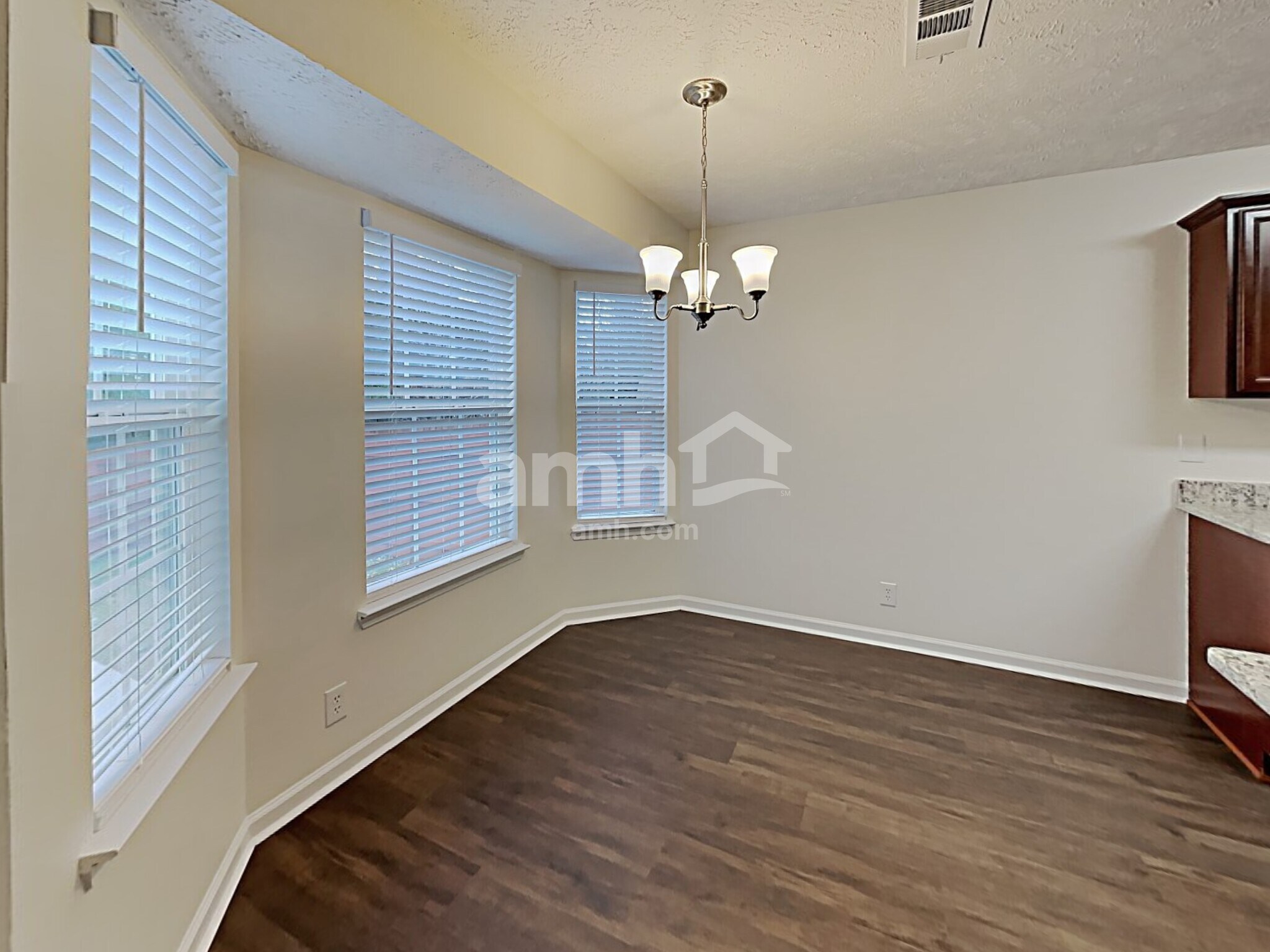 Building Photo - 1911 Odessa Ave