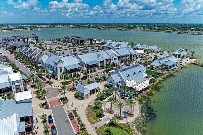 Building Photo - 8143 Miramar Way