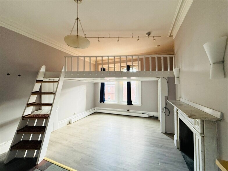 *Pictures are representative samples of the advertised unit. In some cases, the actual units you tou - 350 Beacon St