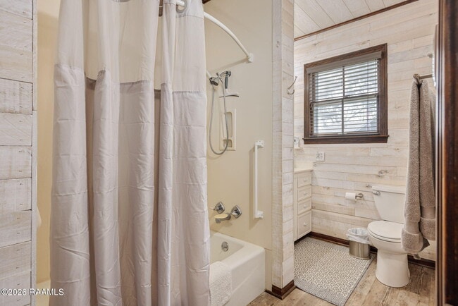 Building Photo - 411 Wiggins Rd