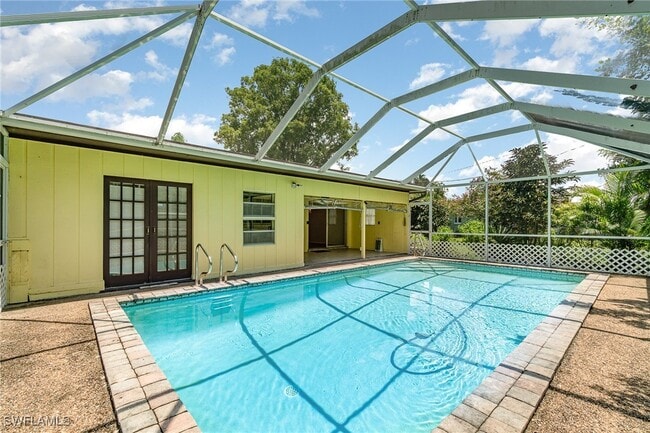 Primary Photo - 2324 Jasper Ave