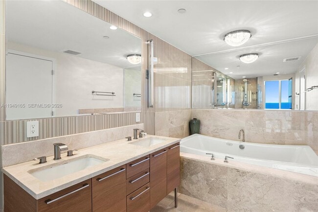 Building Photo - 17001 Collins Ave