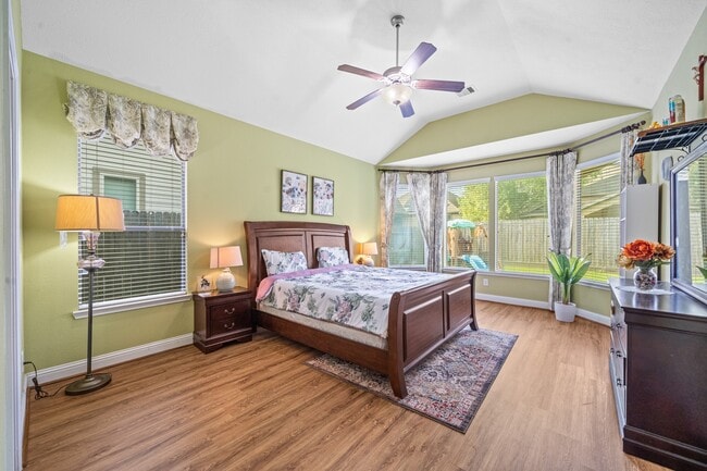 Building Photo - 16514 Sheffield Run Dr