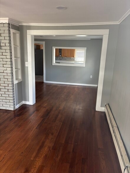 Building Photo - 17 Tennent Ave