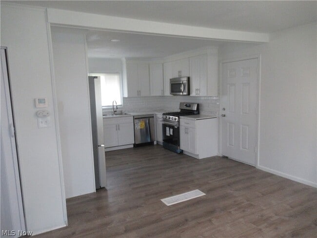 Building Photo - 1462 Harvard Dr