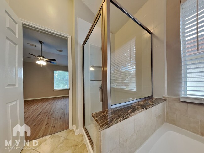 Building Photo - 3707 Lauderwood Ln