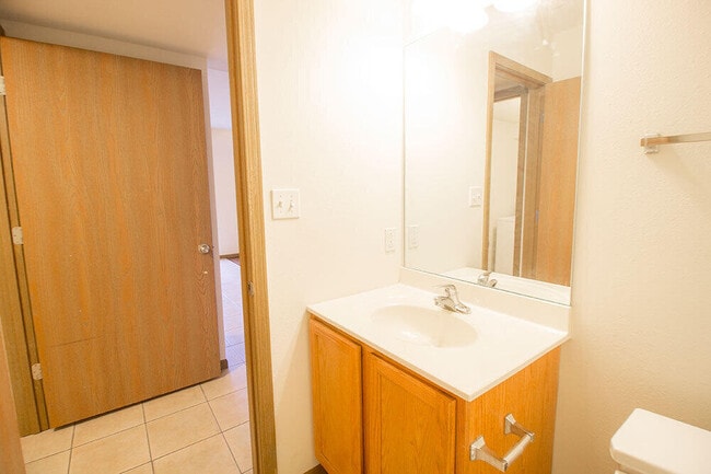 Building Photo - 5303 Silver Mill Dr