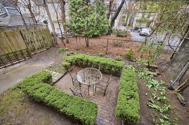 Building Photo - 14 Haverford St