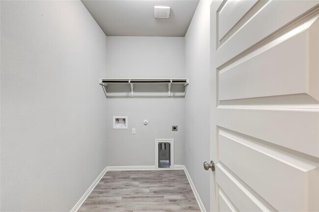 Building Photo - 2533 Pecan Island Dr