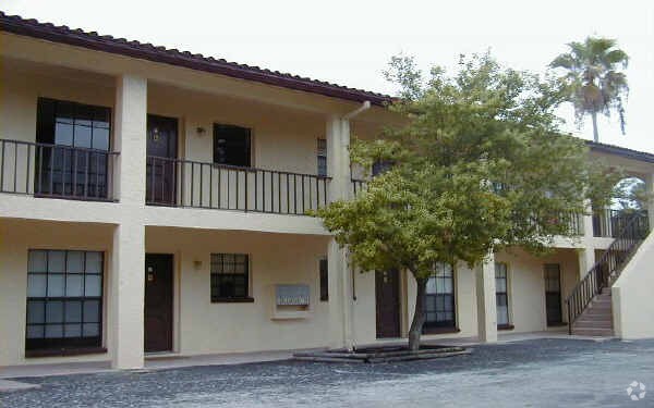 Primary Photo - Maximo Apartments