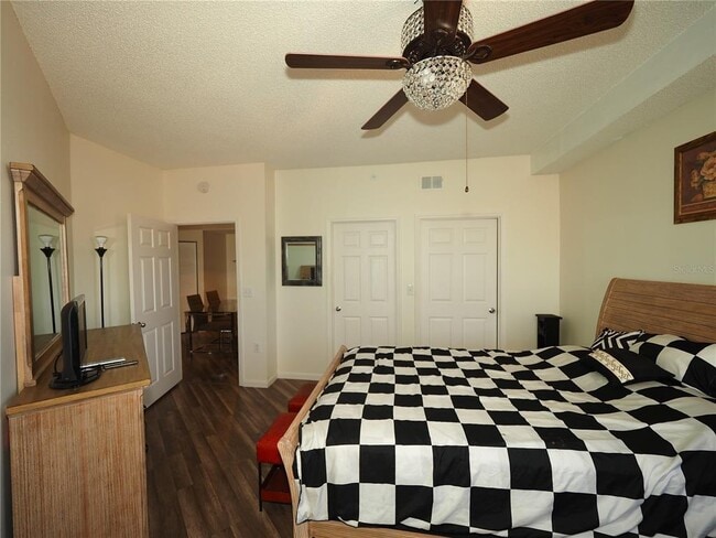 Building Photo - 5655 Bentgrass Dr
