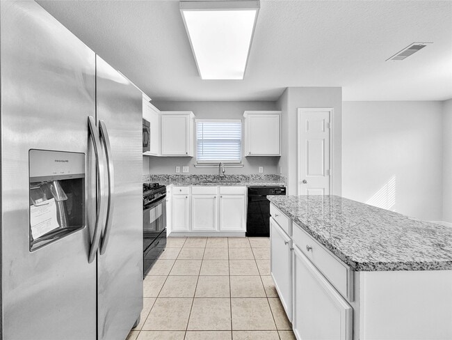 Building Photo - 930 Paradise Rd