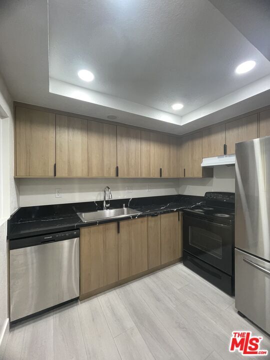 Building Photo - 22725 Lakeway Dr
