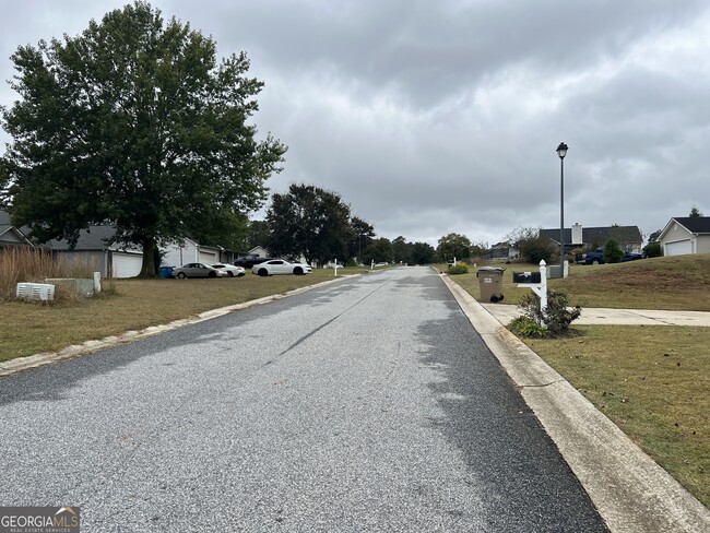 Building Photo - 330 Anchors Way