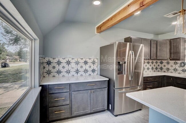 Building Photo - 1908 Sheffield Rd