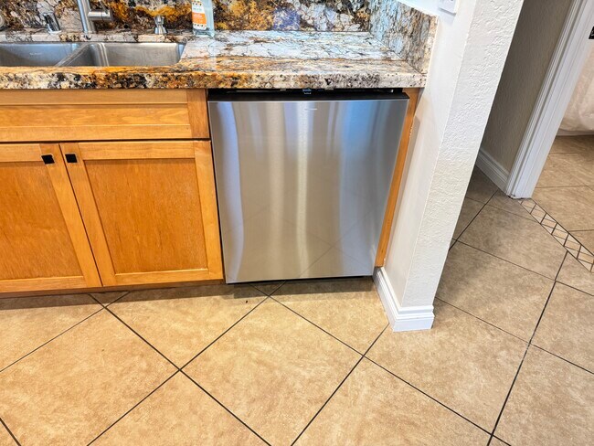 Building Photo - 2464 Caminito Ocean Cove