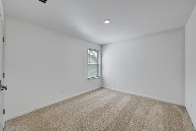 Building Photo - 6411 Velvet Leaf Ln