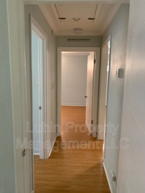 Building Photo - 1509 N Hollywood St