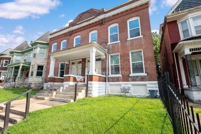 Building Photo - 5130 Kensington Ave