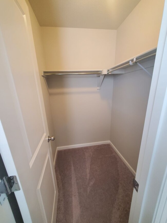Building Photo - Beautiful and Spacious 3BR House in Freder...