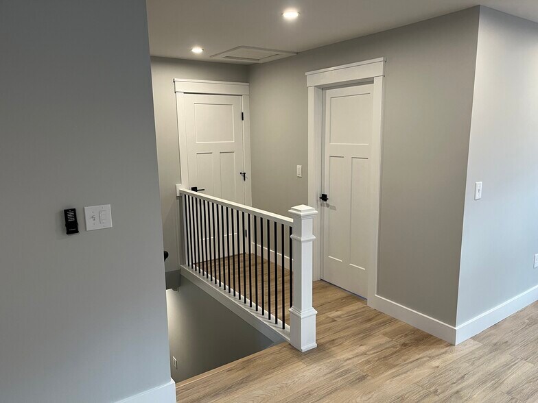 Building Photo - 39 Oxford St