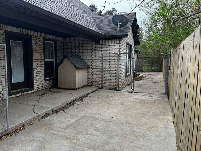 Building Photo - 3220 Horseshoe Trail