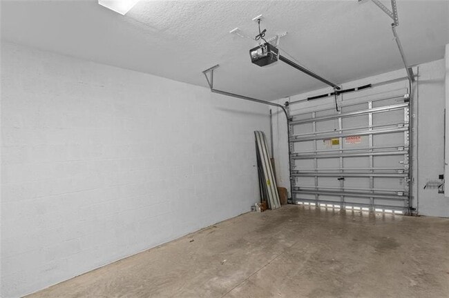 Building Photo - 1102 NW 40th Way