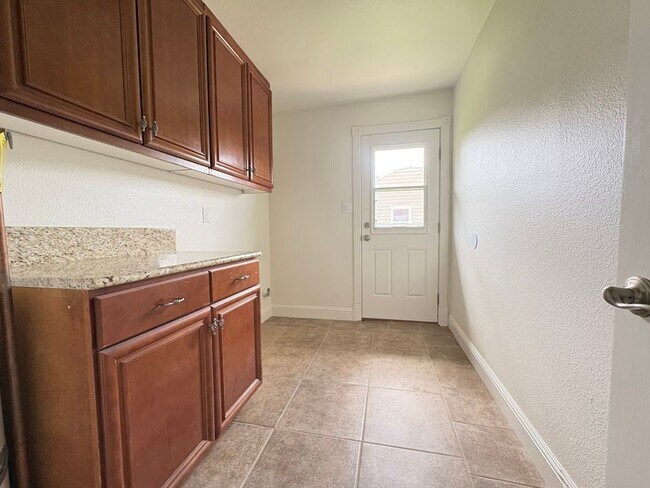 Building Photo - Charming 3 Bedroom Home in Galt