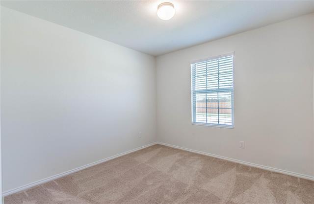 Building Photo - 305 Laurenbrooke Dr