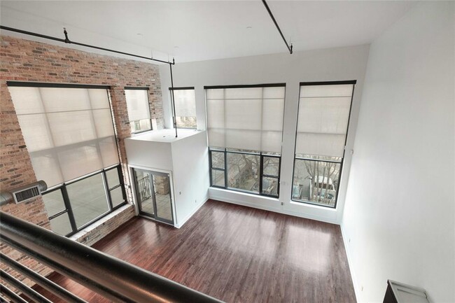 Building Photo - 411 Brazos St