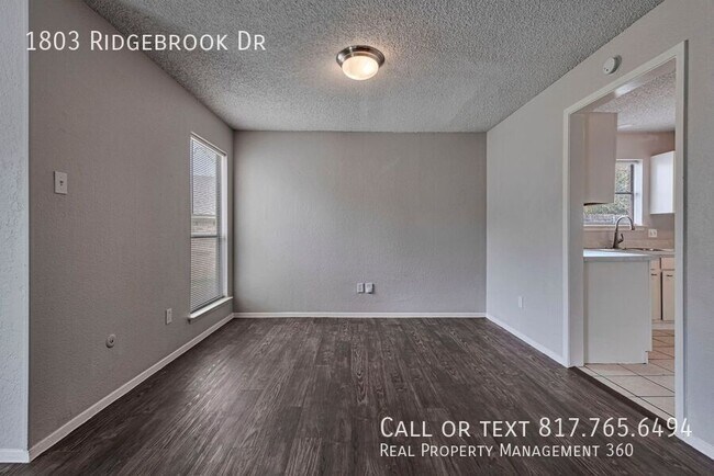 Building Photo - 1803 Ridgebrook Dr