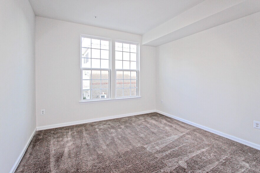 Building Photo - 13652 Endeavour Dr