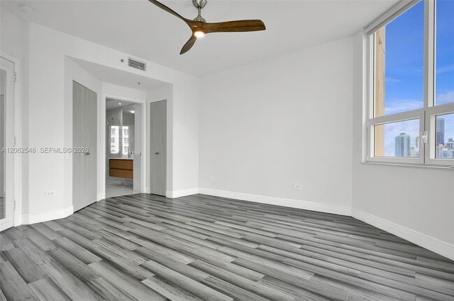 Building Photo - 808 Brickell Key Dr