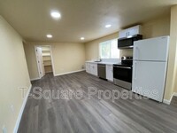 Building Photo - 7041 S 116th Pl
