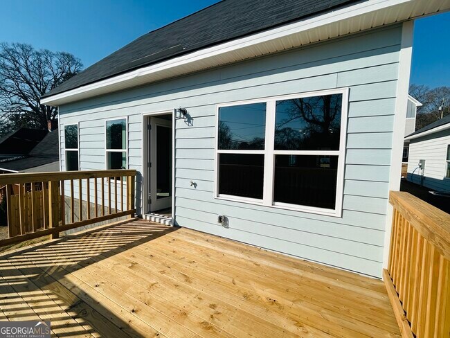 Building Photo - 9 Crown St