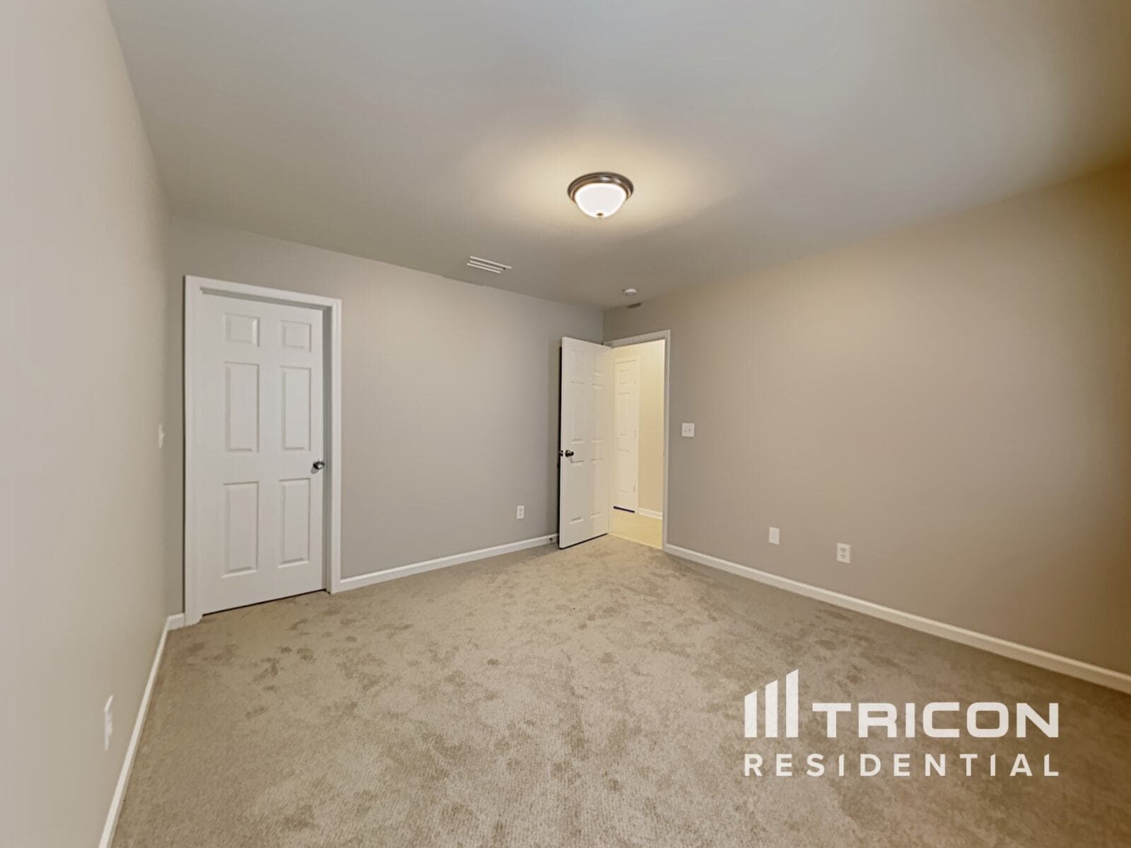 Building Photo - 4201 Broadstairs Dr SW