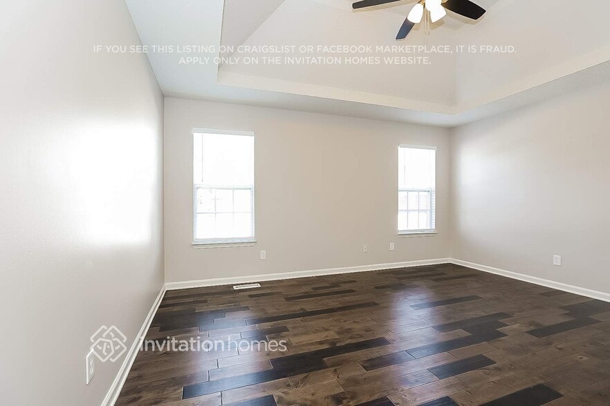 Building Photo - 2808 Meadow Gln