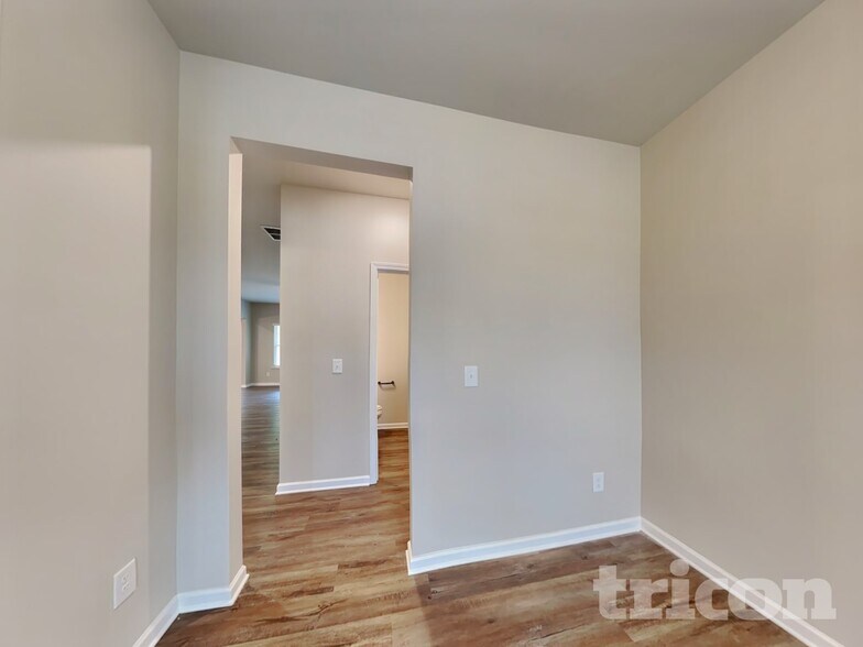 Building Photo - 212 Malbone St SW