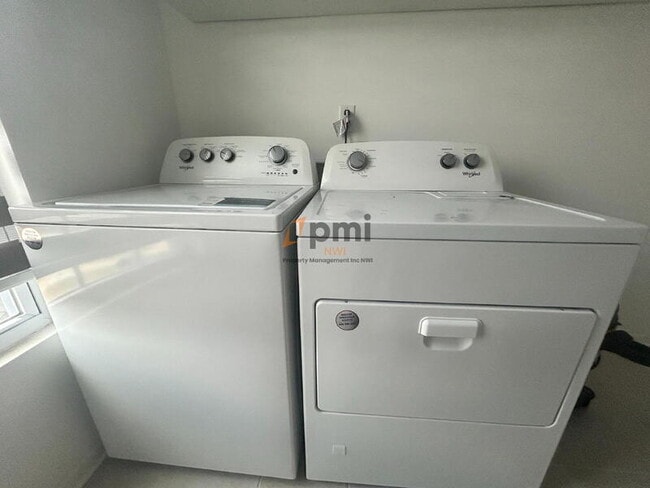 Building Photo - 5625 Burr Rdg Cir