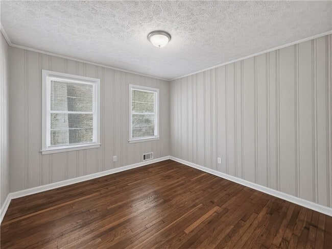 Building Photo - 228 Stoneybrook Dr