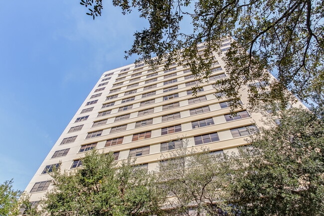 Building Photo - 311 W Ashley St