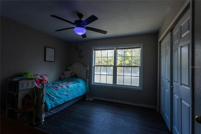 Building Photo - 1159 SW Valencia Heights Ave