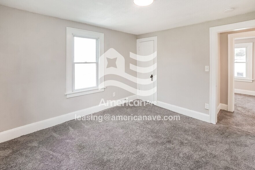 Building Photo - 2708 Wyndale Rd