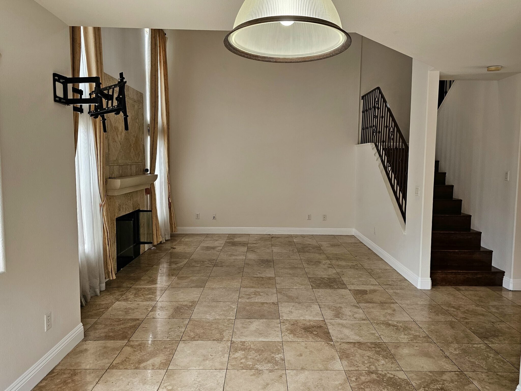 Building Photo - 774 Ada St