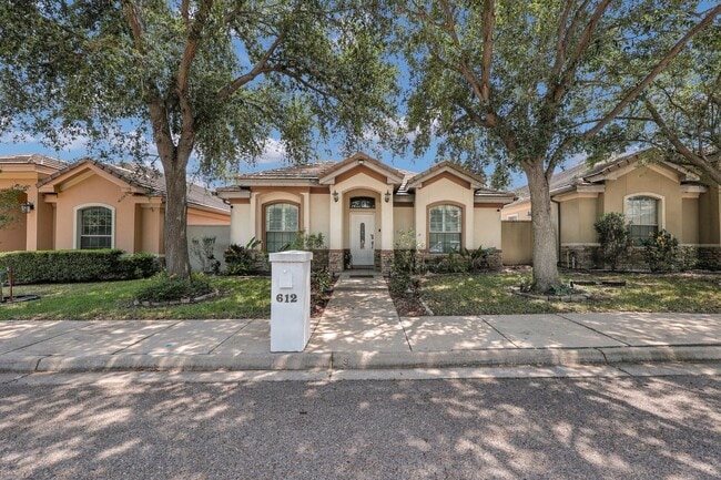 Building Photo - Fully Furnished & Move-In Ready!
