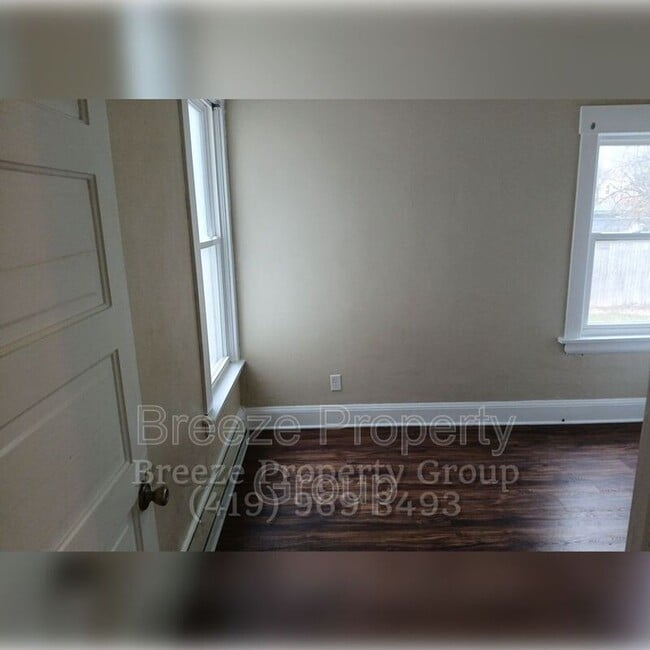 Building Photo - 44 Greenwood Ave