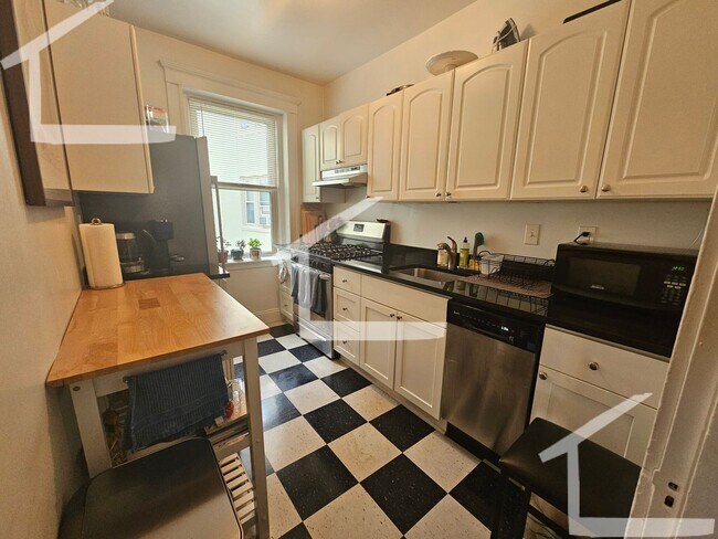 Building Photo - Highly-sought Professional Apt. For you 9/1/26