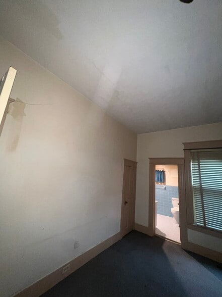 Building Photo - 221 E Covington St